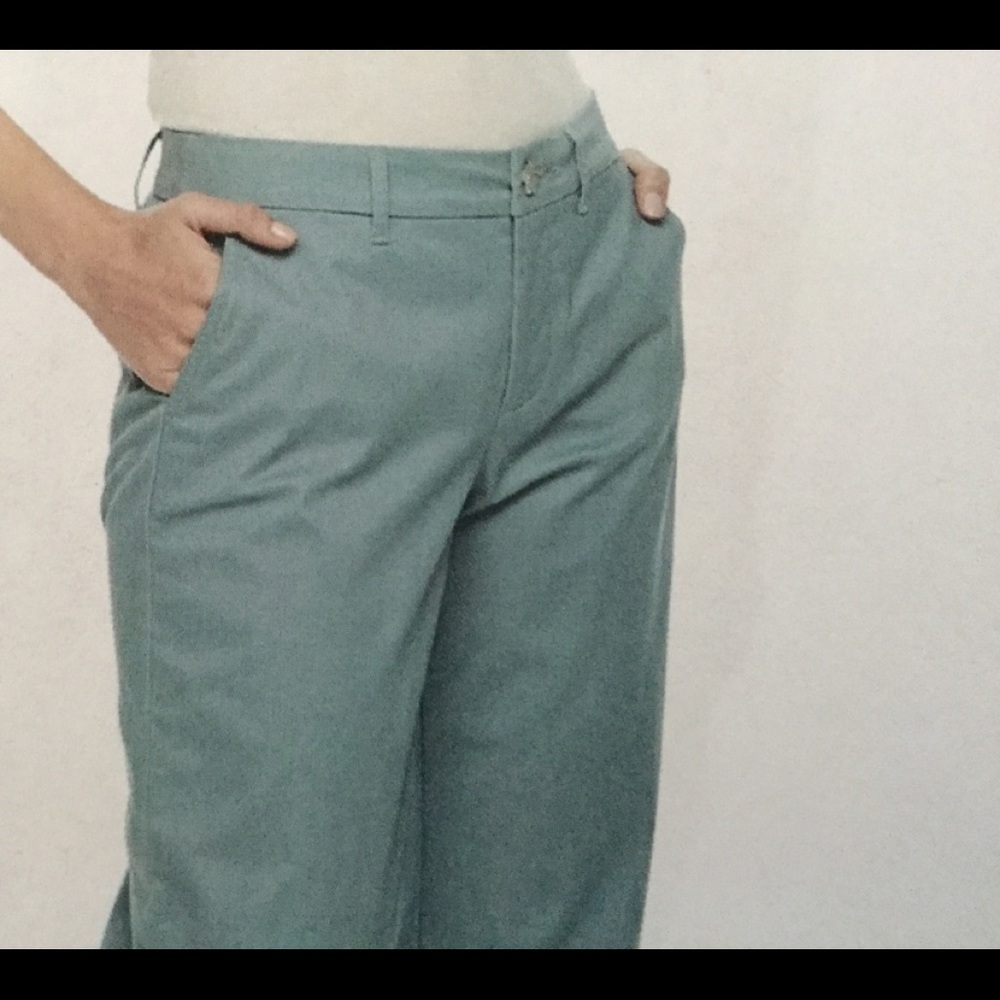 Craft& Barrow- Women Gray Effortless Stretch Capri - Picture 4 of 11